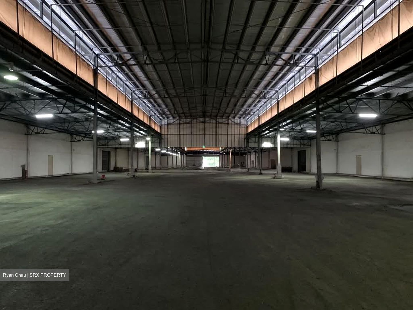 Benoi Sector (D22), Warehouse #608698441